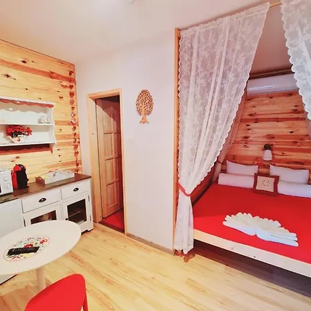 Eden Teljes Haz Guest house *