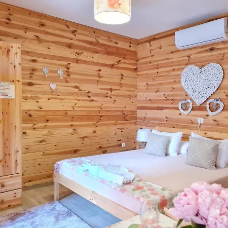 Eden Teljes Haz Guest house *