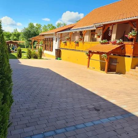 Eden Teljes Haz Guest house