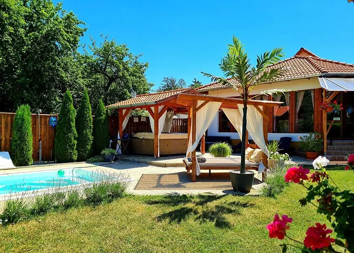 éden Vendégház Pensión 4*
